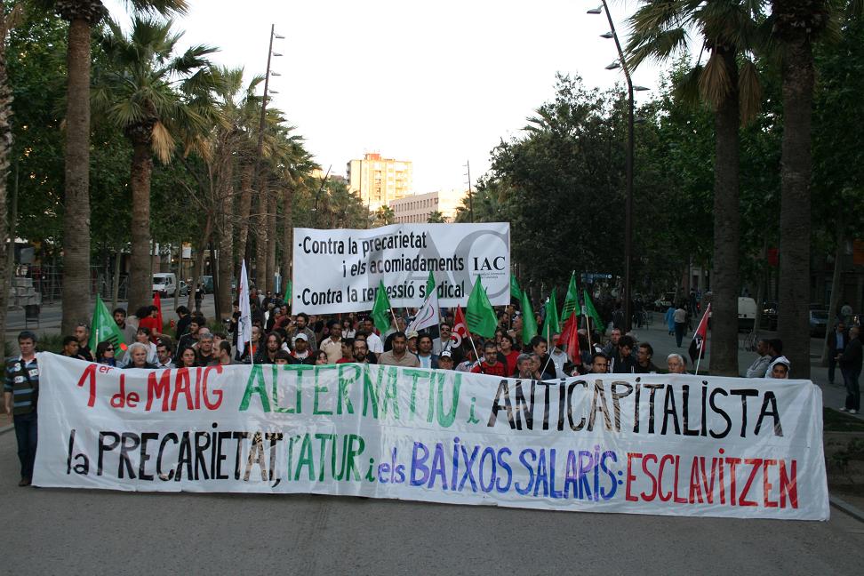 Capçalera principal de la manifestació alternativa i anticapitalista de Barcelona