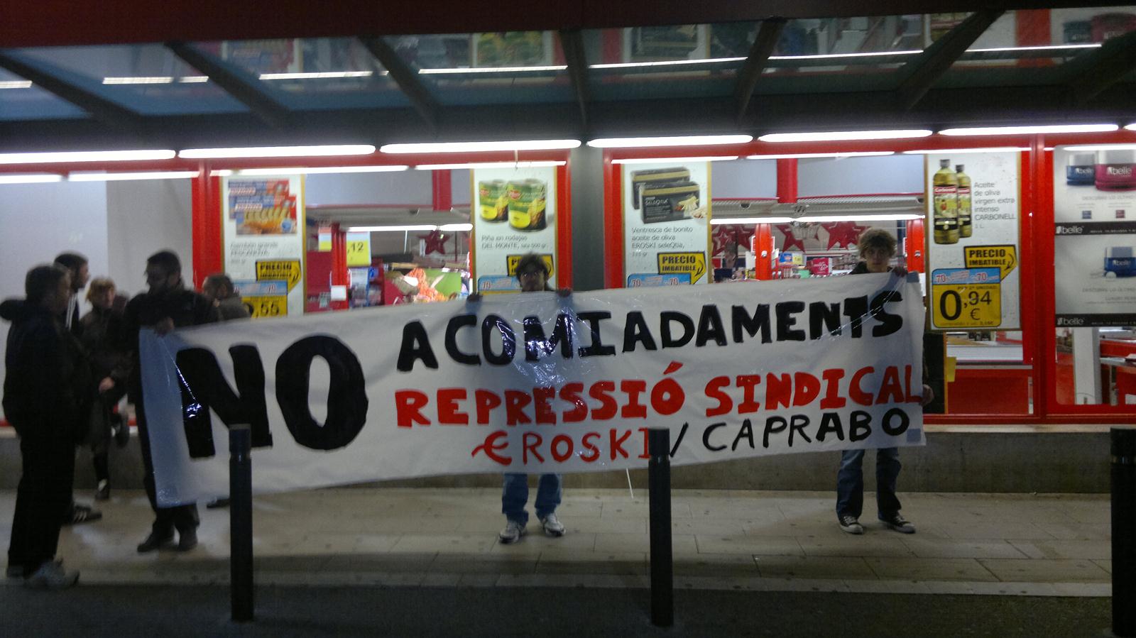 Concentació a Segur de Calafell