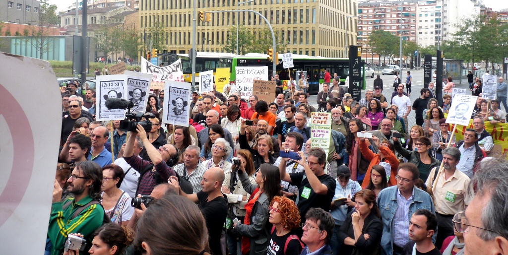 Concentració solidària a la Ciutat de la Justícia